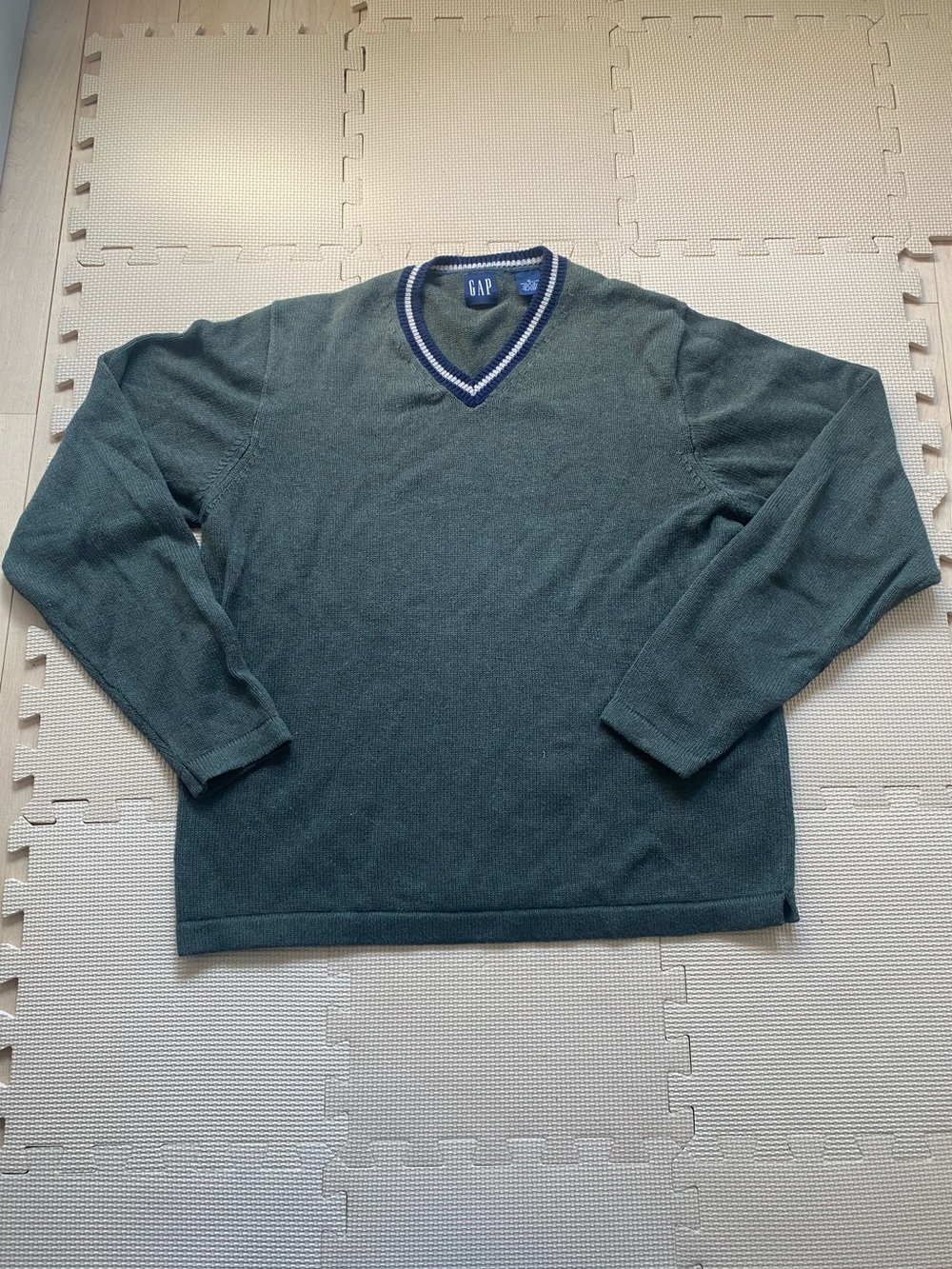 GAP Mens Dark Vintage V Neck Sweater Contrast Trim Medium M Preppy Knit Pullover